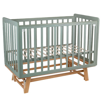 Кровать детская Indigo Style на ножках с легкосъемной стенкой, продольный маятник 